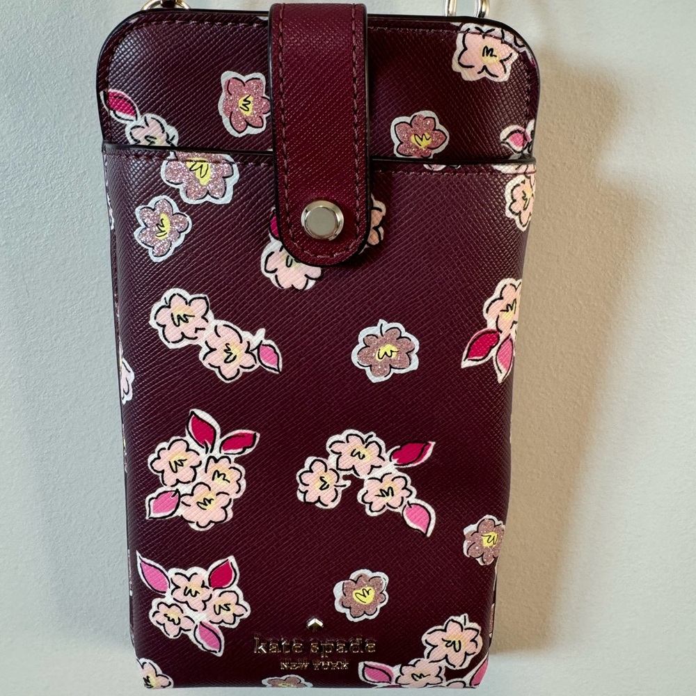 Kate Spade North South Phone Crossbody Bag. Excellent condition.